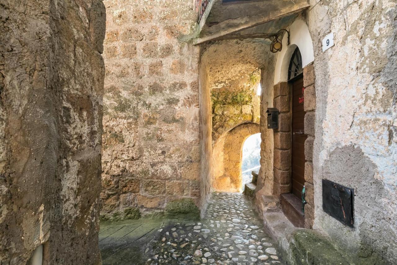 Opera Suites - Le Notti Bianche Calcata Dış mekan fotoğraf