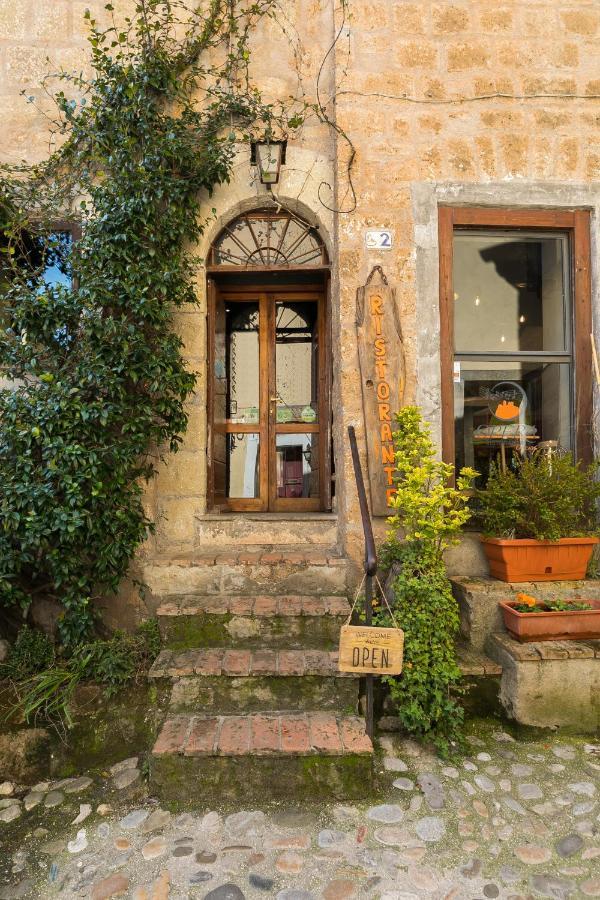 Opera Suites - Le Notti Bianche Calcata Dış mekan fotoğraf